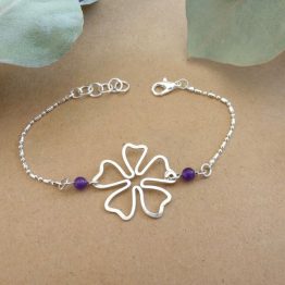 Bracelet fleur argentée et perles en jade violet