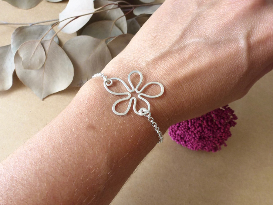 bracelet fleur argentée